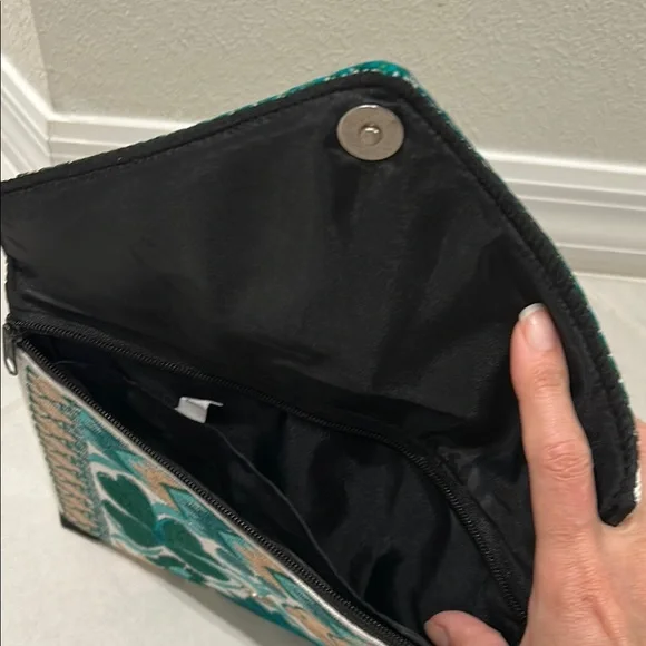 Floral Embroidered Clutch Bag - Green and Cream Summer fashion - Picture 4 of 4